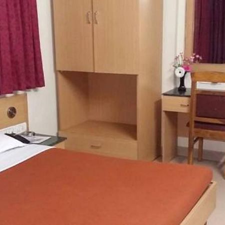 Hotel Sheetal Palace Pune Dış mekan fotoğraf